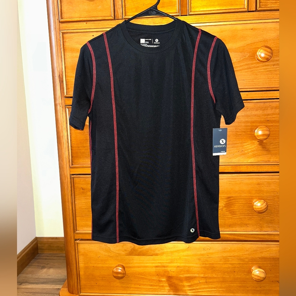 *NWT* Xersion Quick-Dri Short Sleeve Tee. Size Boys XL.